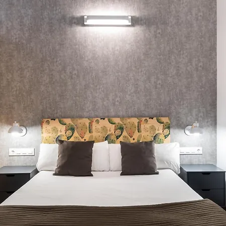 Apartment Beautiful Renovated Loft Minutes From The *