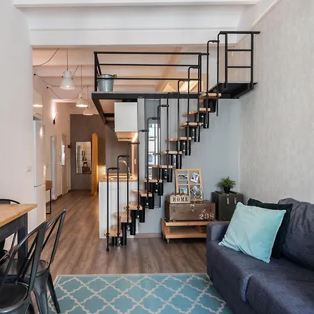 Beautiful Renovated Loft Minutes From The * Barcelona