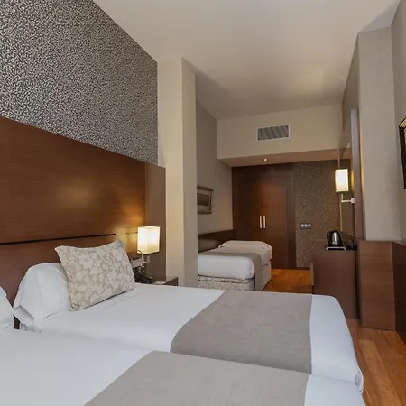 Отель Colonial 4*