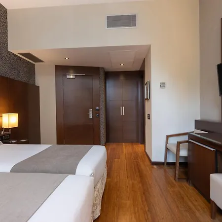 Отель Colonial 4*