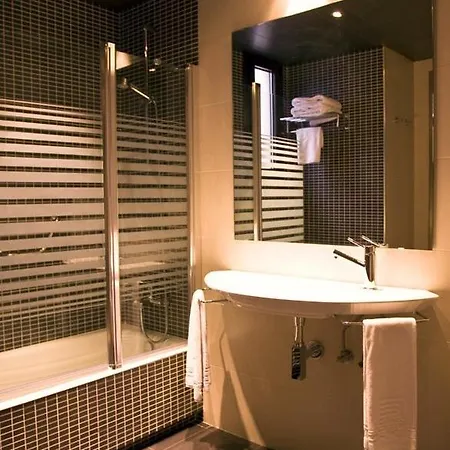 Hotell House 3*