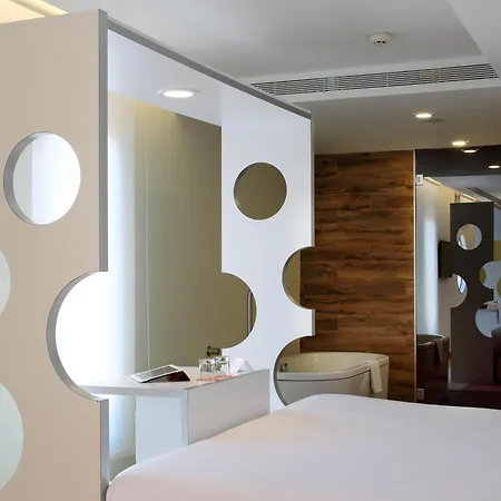 Hotel Mate Pau,