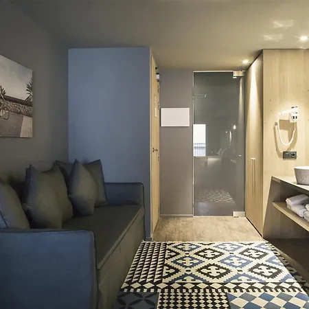 Yurbban Trafalgar Hotel 3*