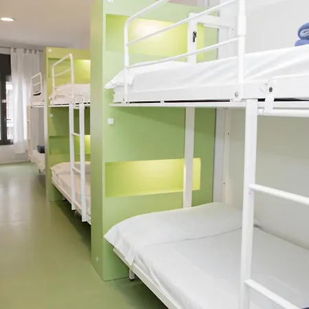 Sant Jordi Sagrada Familia Hostel