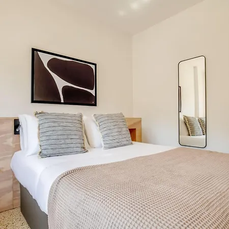 Poble Sec 3br W Balcony Mountain Views Bcn-109 *