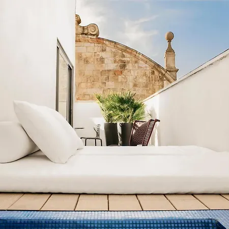 Bagues, A Small Luxury Of The World