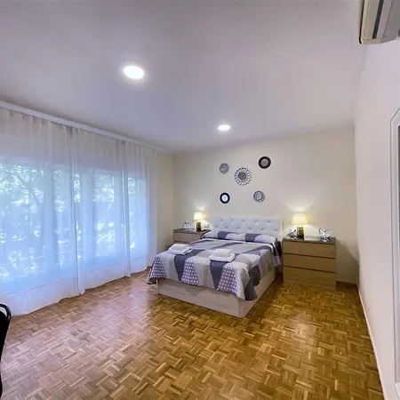 Bed & Breakfast Alojamiento Villaroel Barcelona