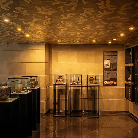 Bagues, A Small Luxury Of The World Hotel 5*