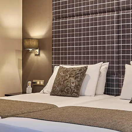 Hotel Hesperia Barri Gotic 3*
