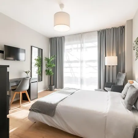 Coliving Gran Via Carlos Iii Guest house *