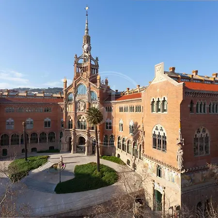 Huge Sagrada Familia Apartment Barcelona