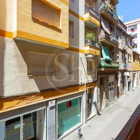 En El Barrio De Gracia Barcelona