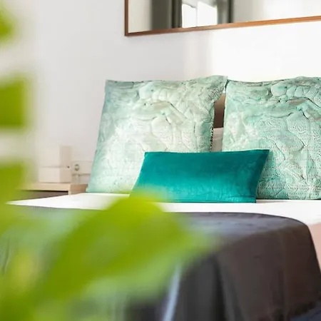 Relax In A Chic In Sants Apartment Barcelona