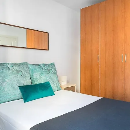 Relax In A Chic In Sants Apartment Barcelona