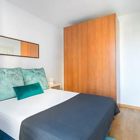 Relax In A Chic In Sants Apartment