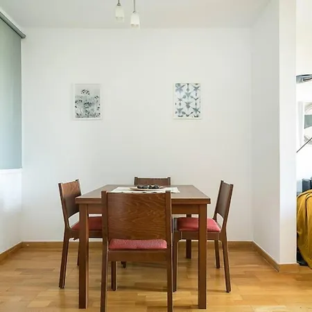 Relax In A Chic In Sants *