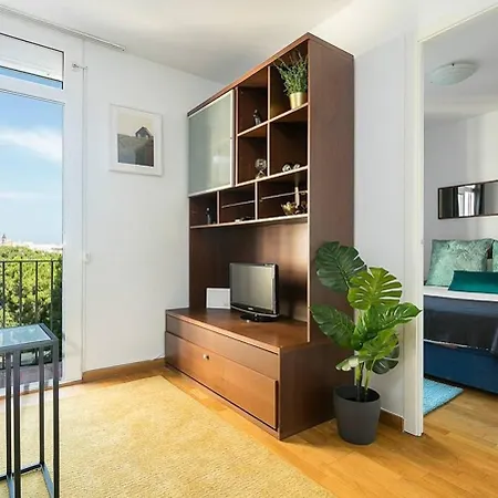 Relax In A Chic In Sants Apartment Barcelona