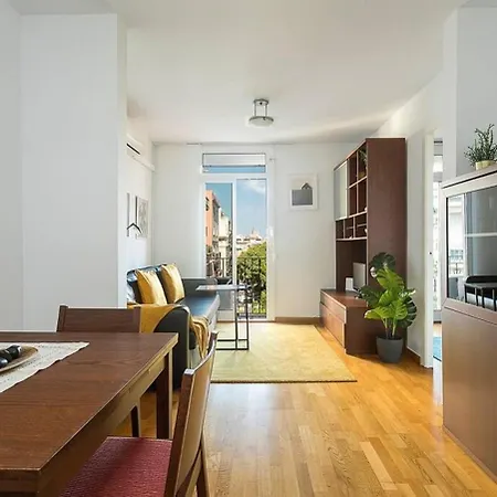 Relax In A Chic In Sants Barcelona