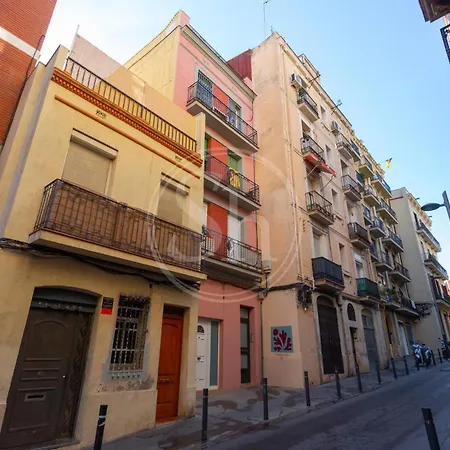 Practico Cerca De Estacion De Sants Apartamento