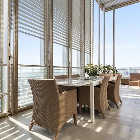Penthouse With The Views! *