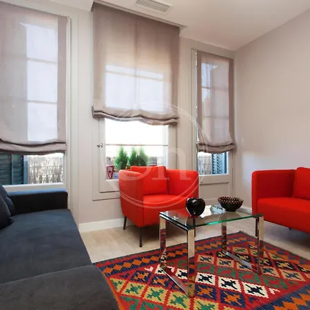 Acogedor Junto A Sagrada Familia Apartment *