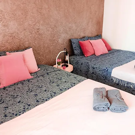 By Urquinaona Private Hostal Barcelona