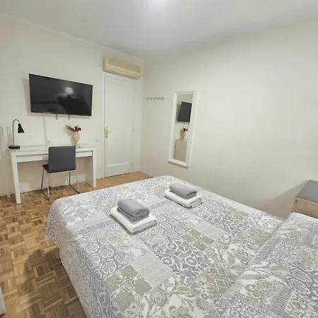 Bed and breakfast Villaroel *