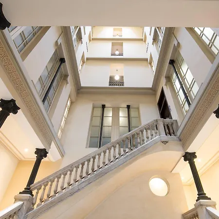 Atico Con Terraza En El Corazon De Apartament