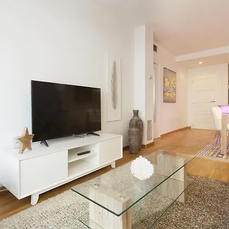 Cozy In Residential Center By Maison Pinata Apartment *