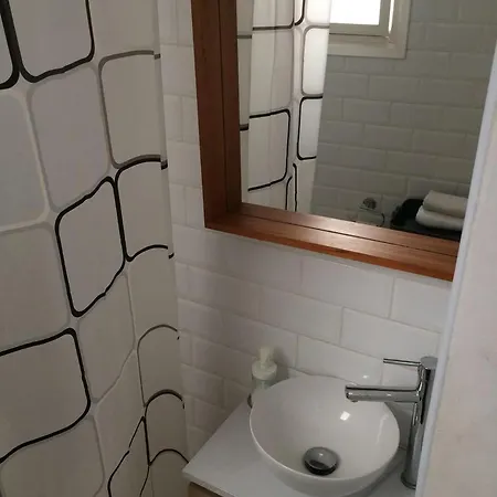 Lovely In City Center Apartment