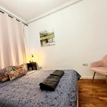 By Urquinaona Private Hostal Barcelona