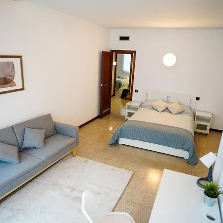 Hostal Privada En Piso Compartido Lepanto