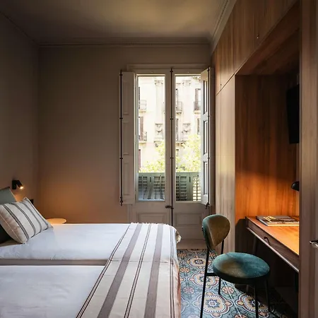 Lovely 6 Bedroom Flat In L'eixample *