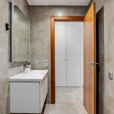 Urban Flats Vallirana Appartement