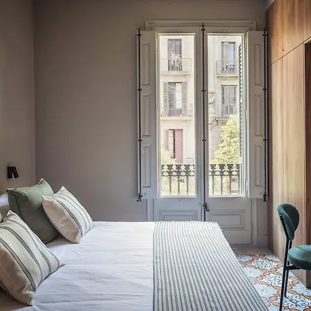 Lovely 6 Bedroom Flat In L'eixample Apartment