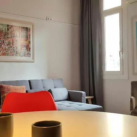 Sant Antoni 4 - Downtown Barcelona. Modern Apartment
