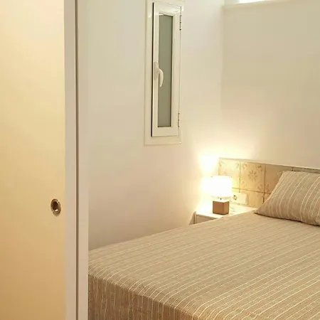 Sant Antoni 4 - Downtown Barcelona. Modern Apartment