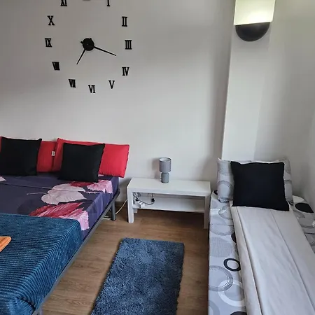 Ξενοδοχείο με κάψουλες Sagrera Nino House Βαρκελώνη