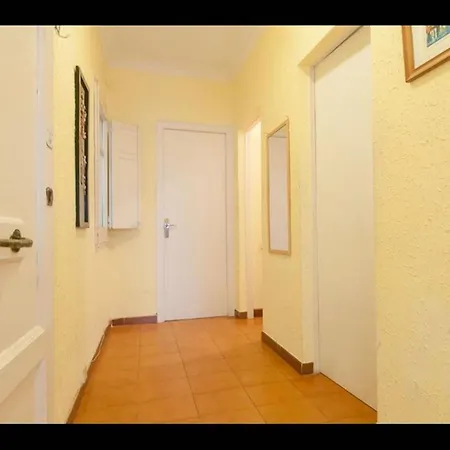 In Guest - Private With Sunny Terrace Of 200m2 8 * Barcelona