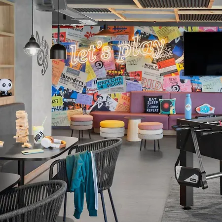 Hotel Moxy 4*