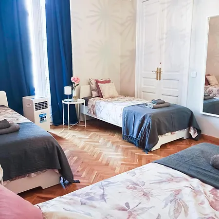 Hostal - Pau Claris
