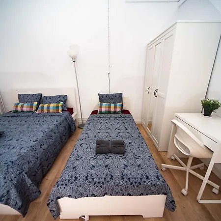 - Eixample Hostel Barcelona