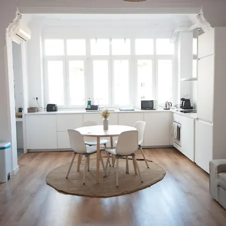 - Eixample Hostel Barcelona
