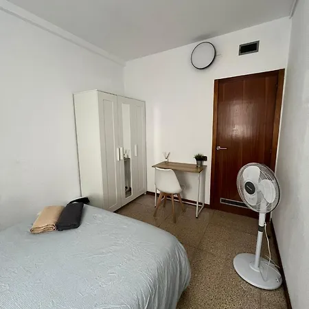 Privada En Piso Compartido Lepanto Hostal *