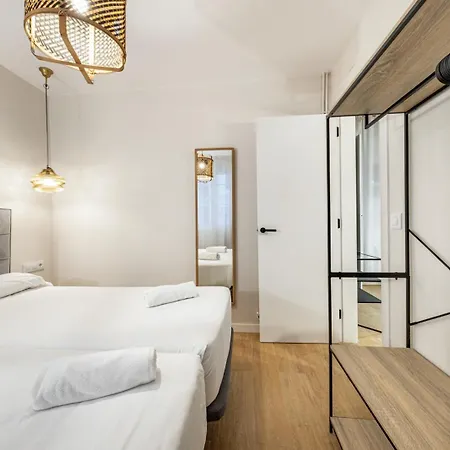 Bebarceloner Eixample - 4 Bedrooms 아파트