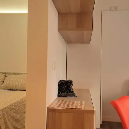 Apartment Sant Antoni 4 - Downtown Barcelona. Modern