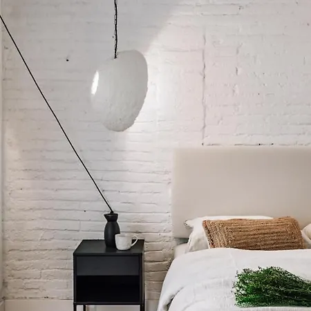 Zuheros - 2 Bedrooms In Eixample Dreta Barcelona