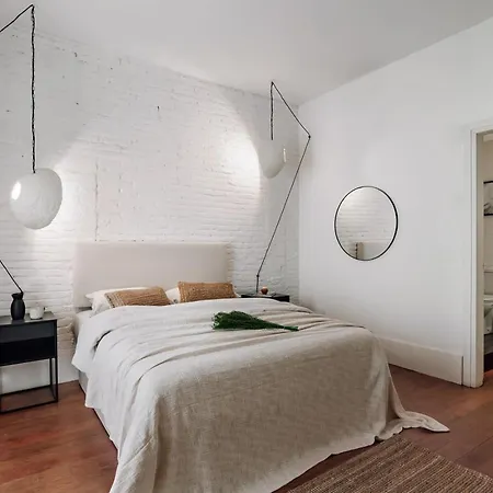 Apartment Zuheros - 2 Bedrooms In Eixample Dreta Barcelona