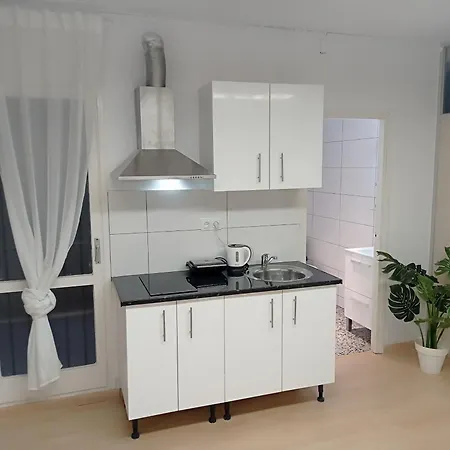 Sunny Central Double Bed Metro L5 - L1 * Barcelona