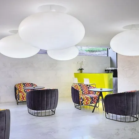 Hotel Ikonik Angli
